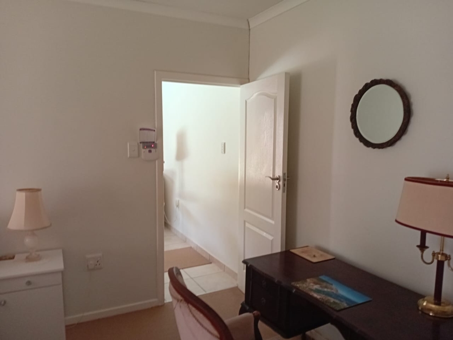 To Let 1 Bedroom Property for Rent in Beacon Bay Eastern Cape